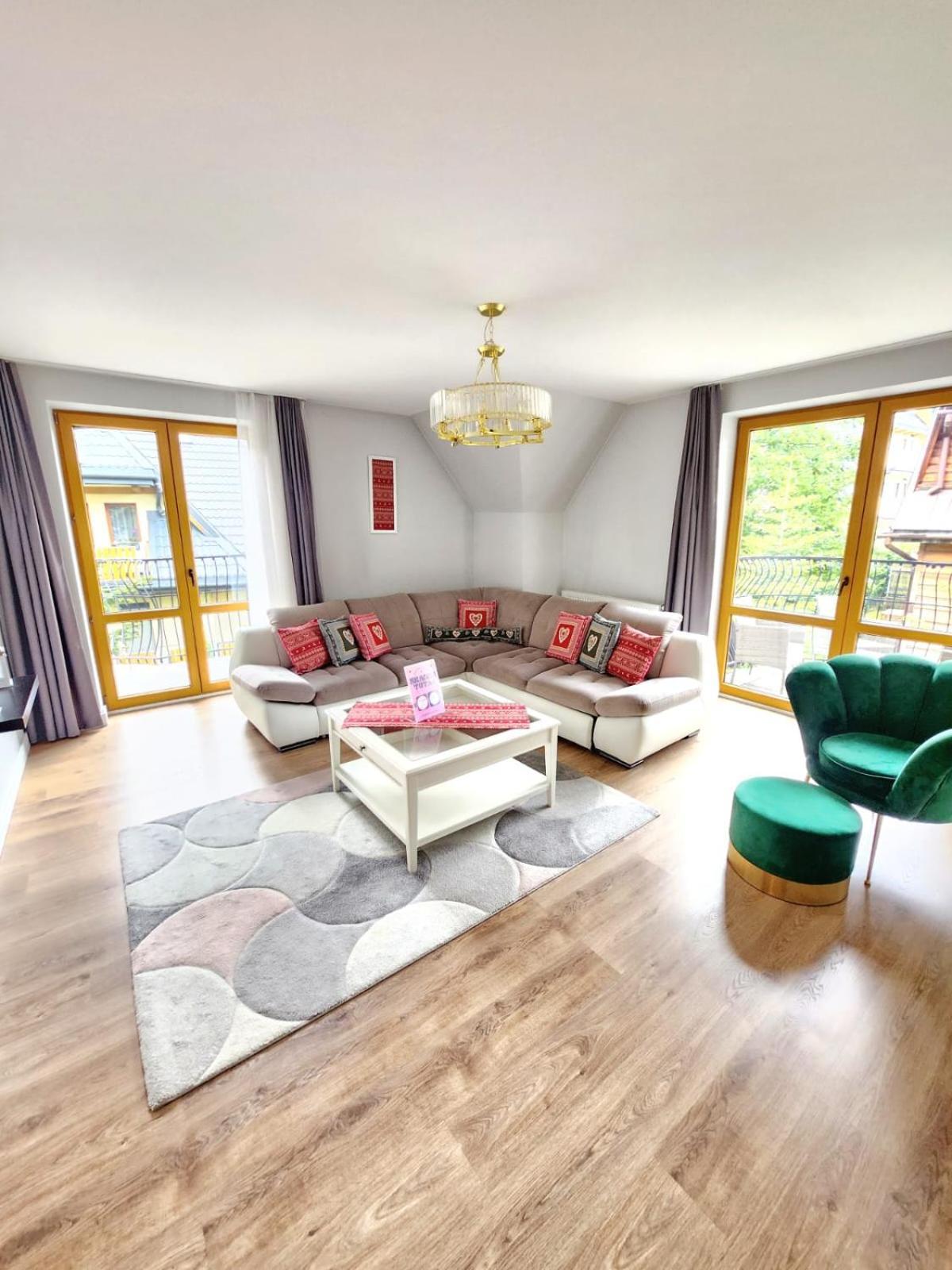 Bory6a & Free Parking Aparthotel Zakopane